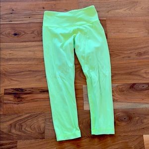 Cropped NEON lululemon size 4 legging